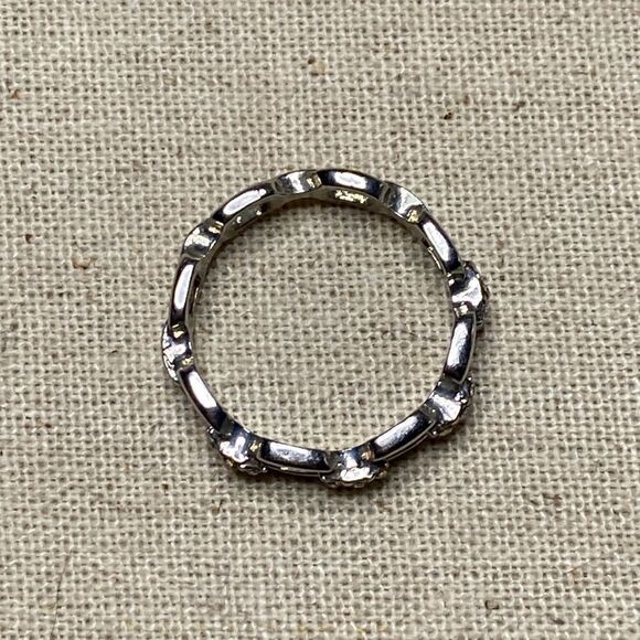 💛 Silver Tone Rhinestone Cable Ring - Picture 6 of 6